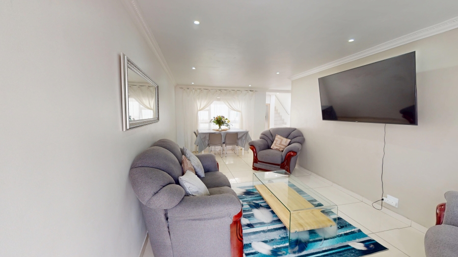 4 Bedroom Property for Sale in Rocklands Western Cape